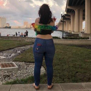 Meet your Posher, Jasmine